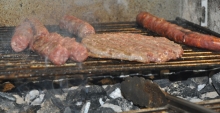 szerb ételek a grillrácson