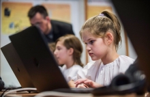 Számítógépadományok az általános iskolákban