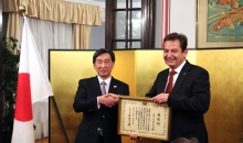 Király Józsefet kitüntette a japán nagykövet