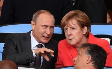 Putyin, Merkel,Orbán a VB-döntő VIP páholyában
