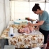 pelenkázás a baba mama sátorban